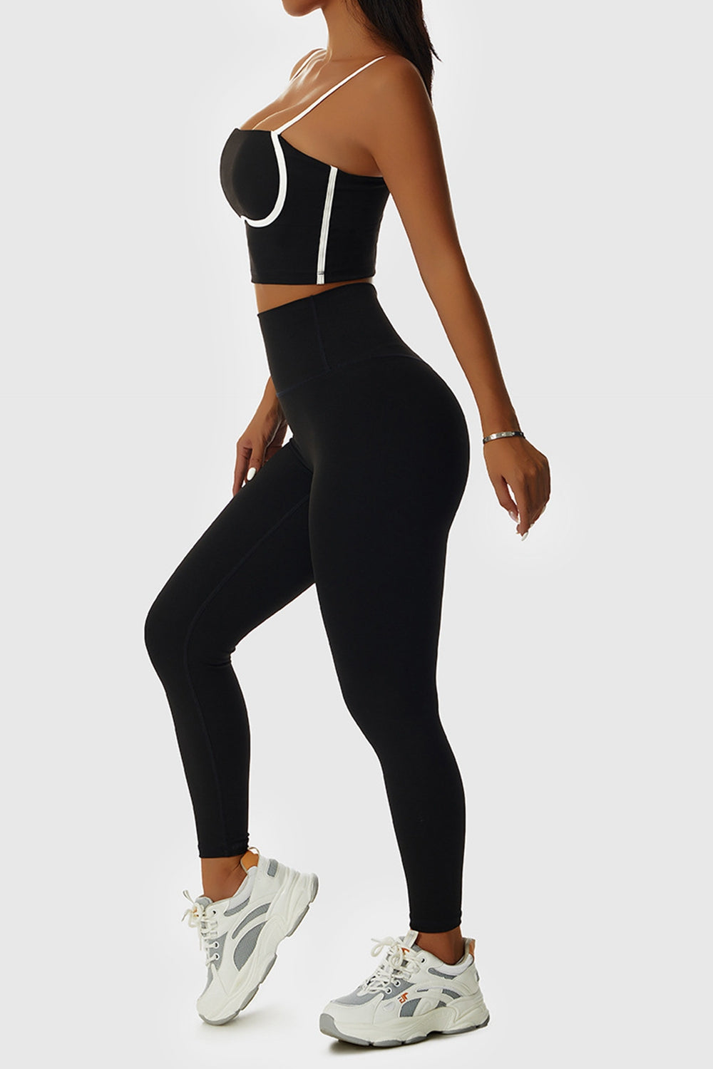 Contrast Sports Bra and Leggings Set
