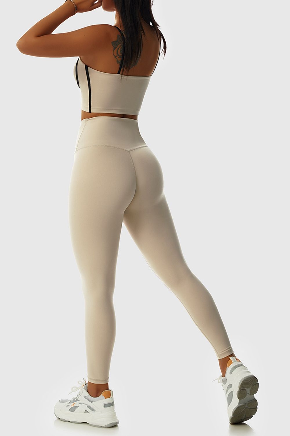 Contrast Sports Bra and Leggings Set