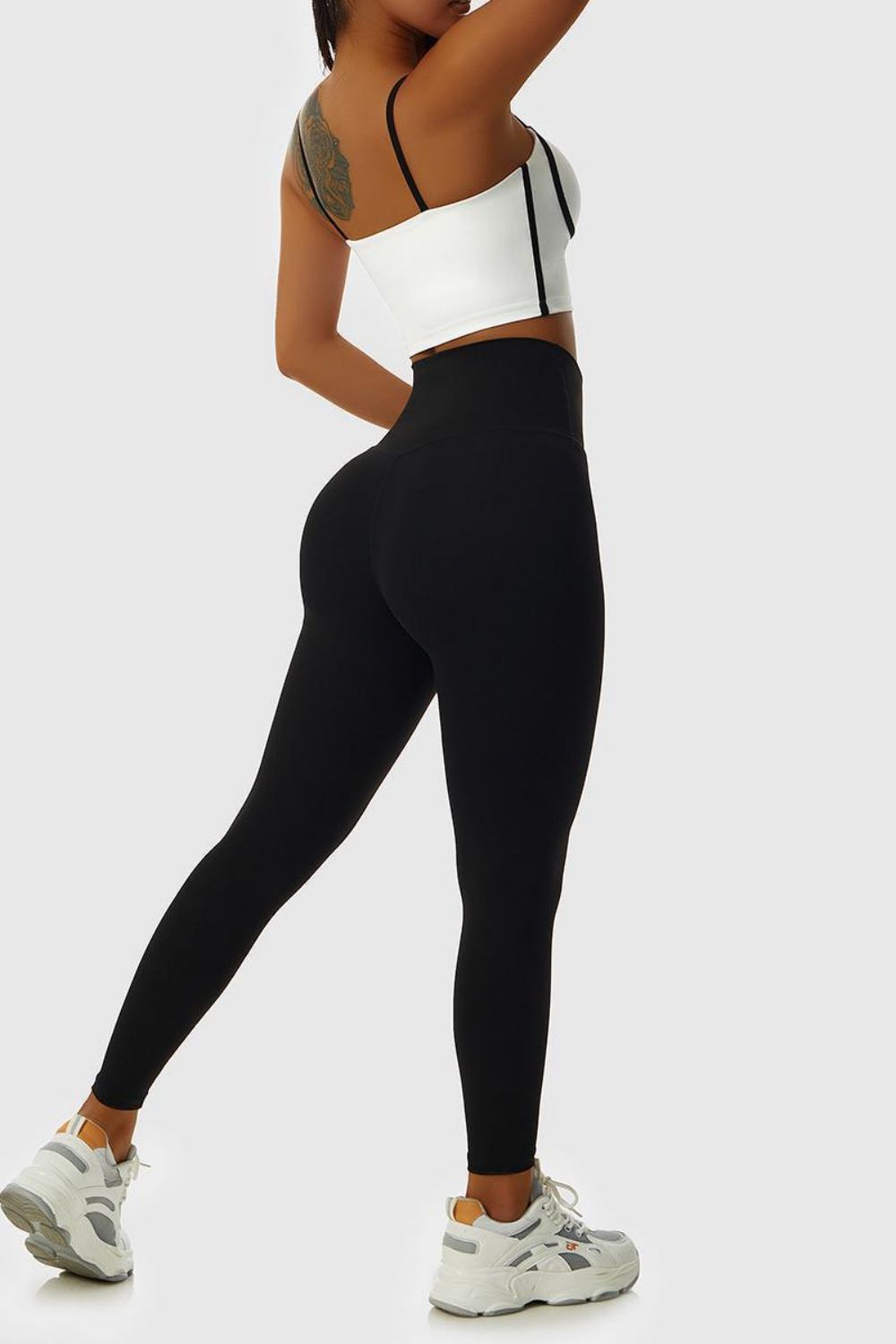 Contrast Sports Bra and Leggings Set